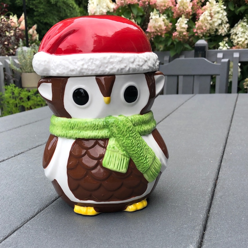 Festive Owl Cookie Jar with Santa Hat Yankee Candle new with tags